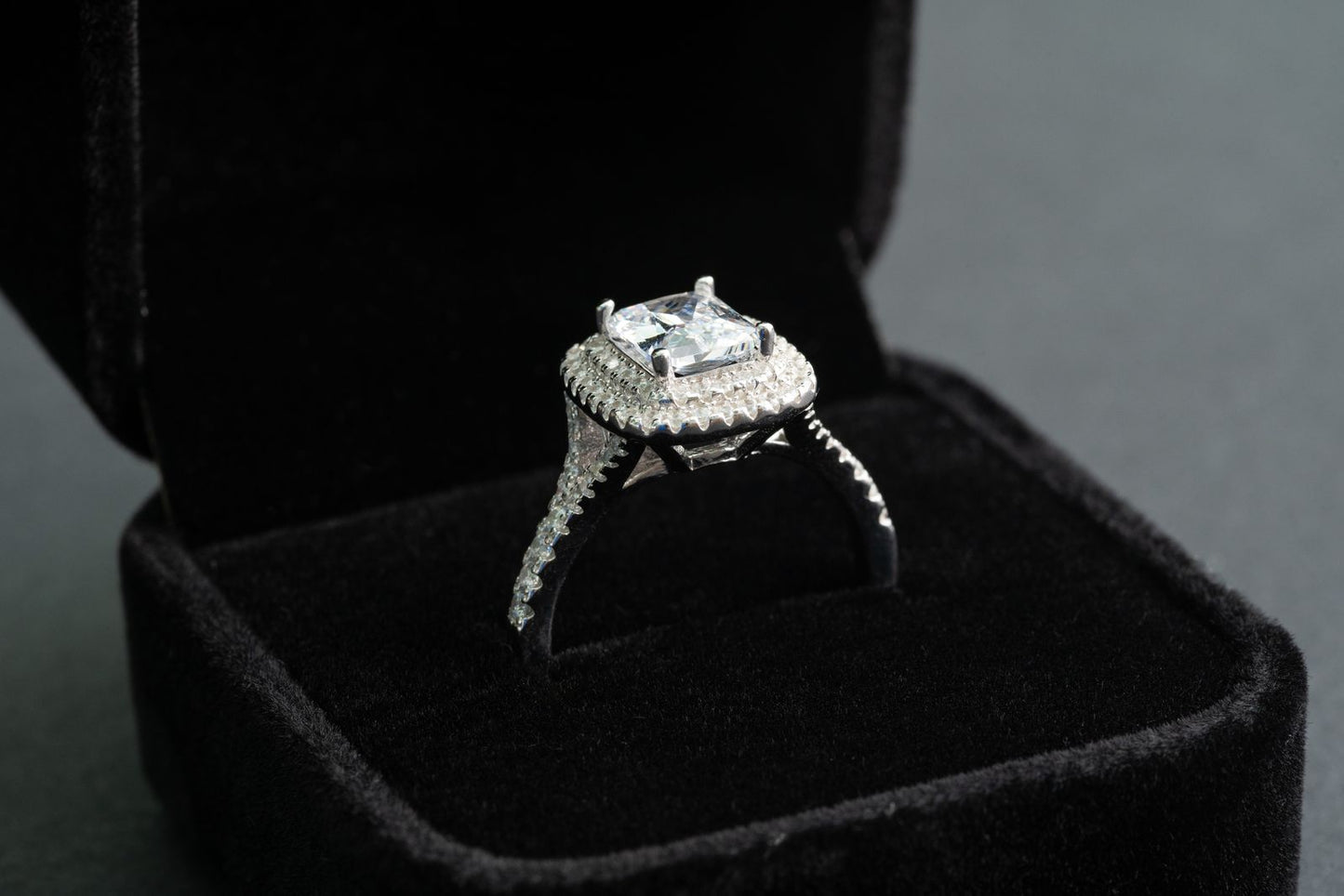 Majestic Spark Ring